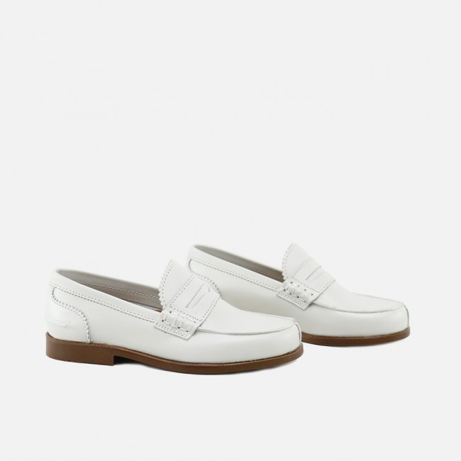 CLASSIC LEATHER MOCCASINS