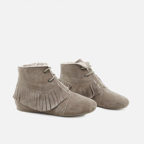 NUT FRINGES ANKLE BOOTS...