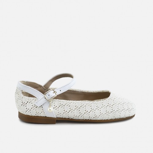 WHITE FLYKNIT MARY-JANES...
