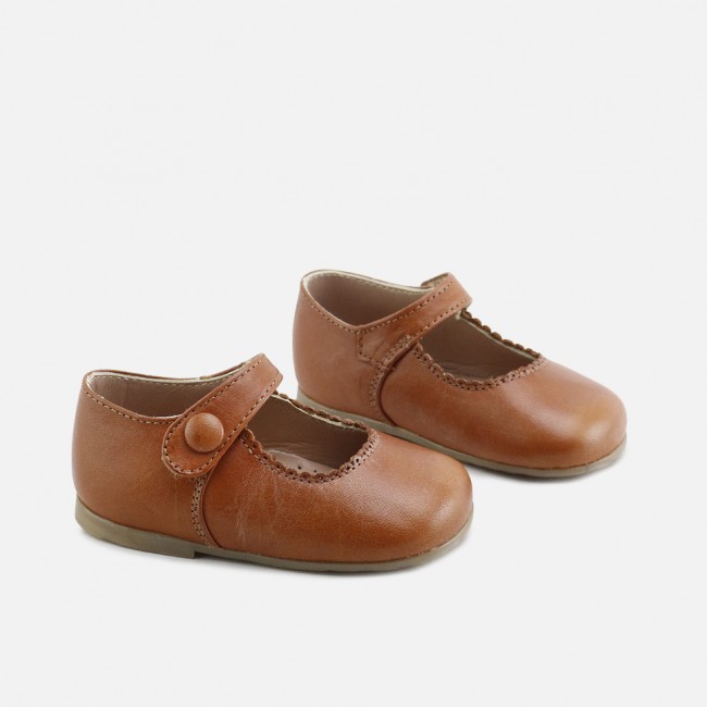 CUERO CUT-OUTS MARY-JANES...