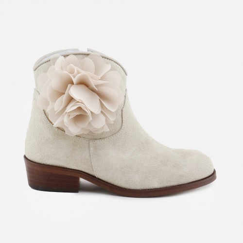STONE FLOWER CEREMONY BOOTS...