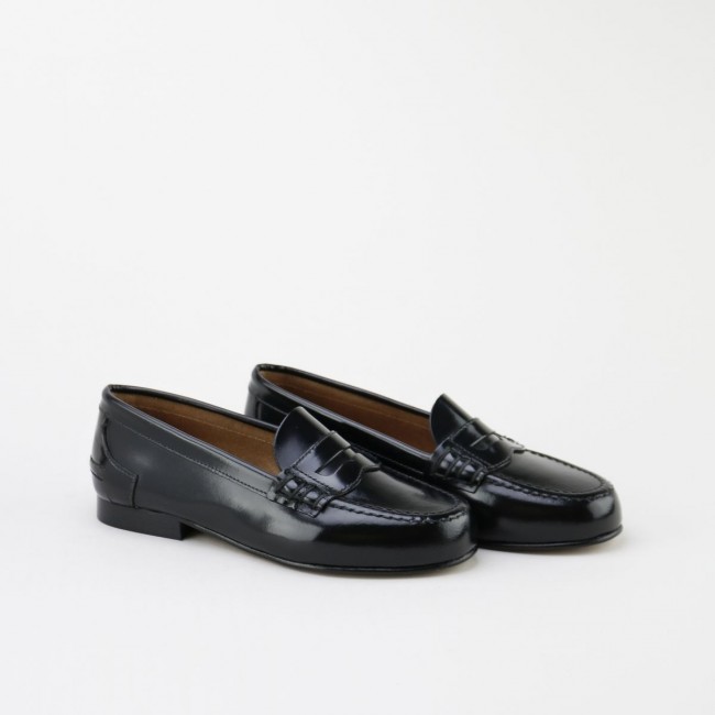 Black classic loafer