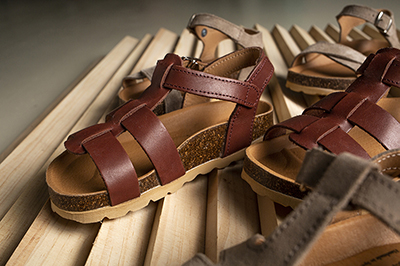 Sandals with cork soles by Papanatas: ergonomics and comfort