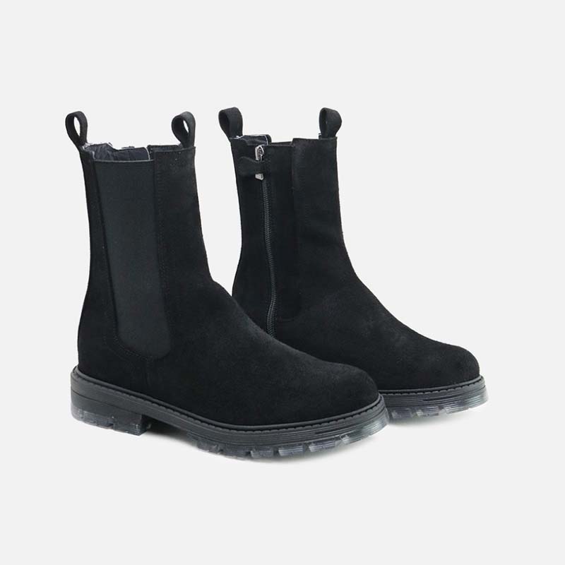 The quintessential classic: Chelsea boots - AW22