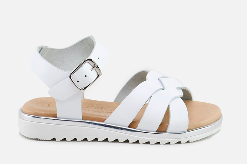White sandals with a gel insole, a must-have