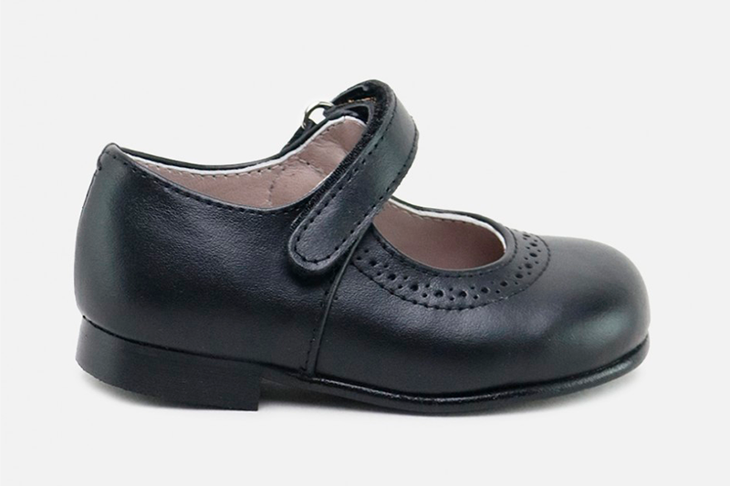 Black School Shoes: Mary-Janes 