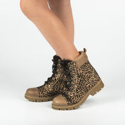 Leo military style boot with fur tongue